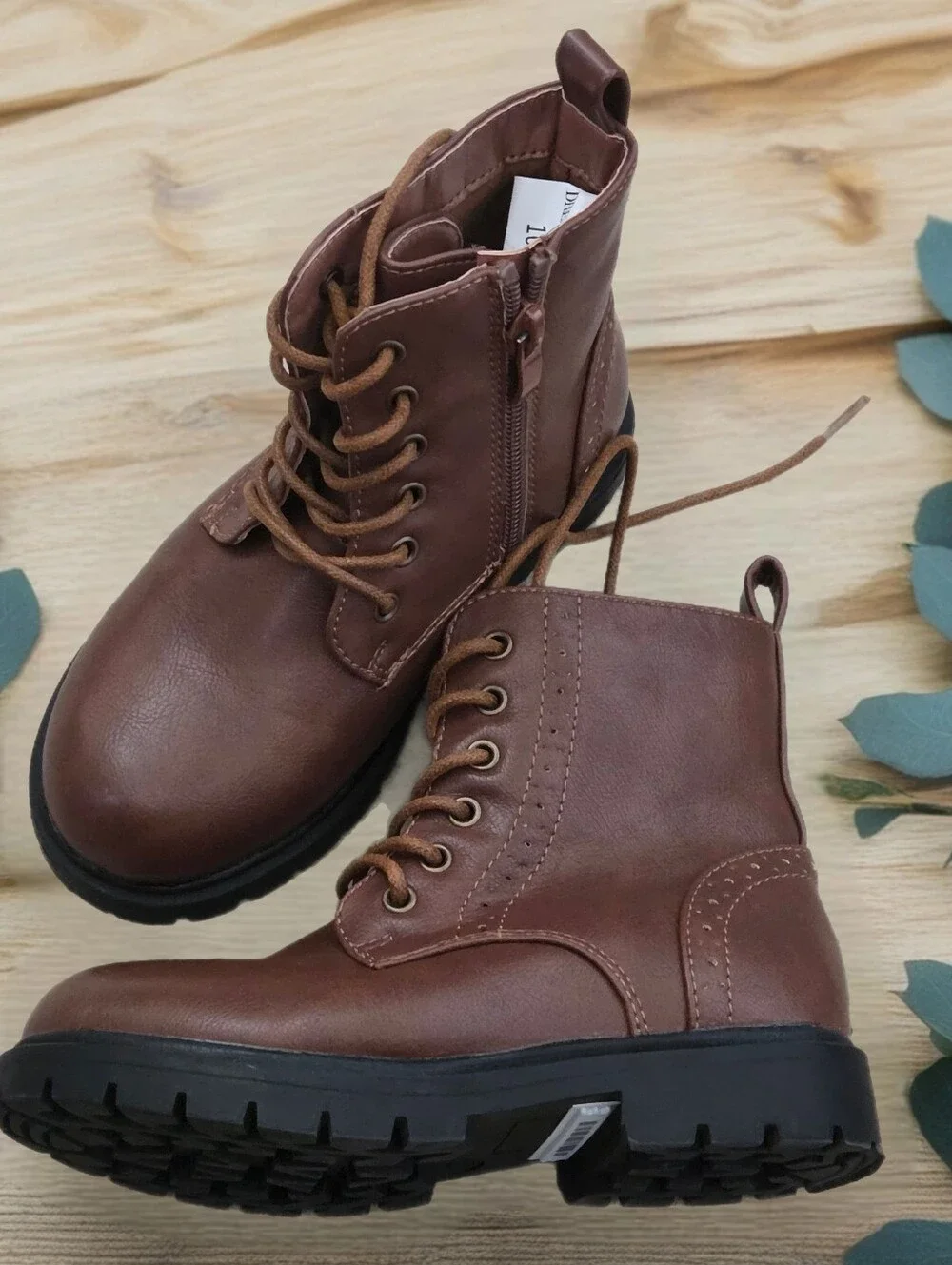 New never used leather boots shoes  Girls size us 10 kids